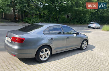 Седан Volkswagen Jetta 2013 в Львове