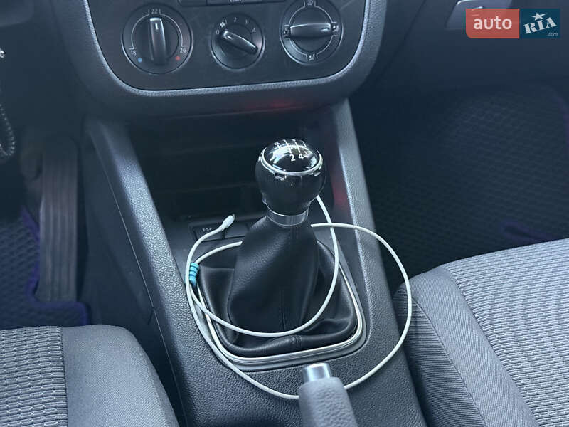 Седан Volkswagen Jetta 2005 в Николаеве фото 27 Седан Volkswagen Jetta 2005 в Николаеве