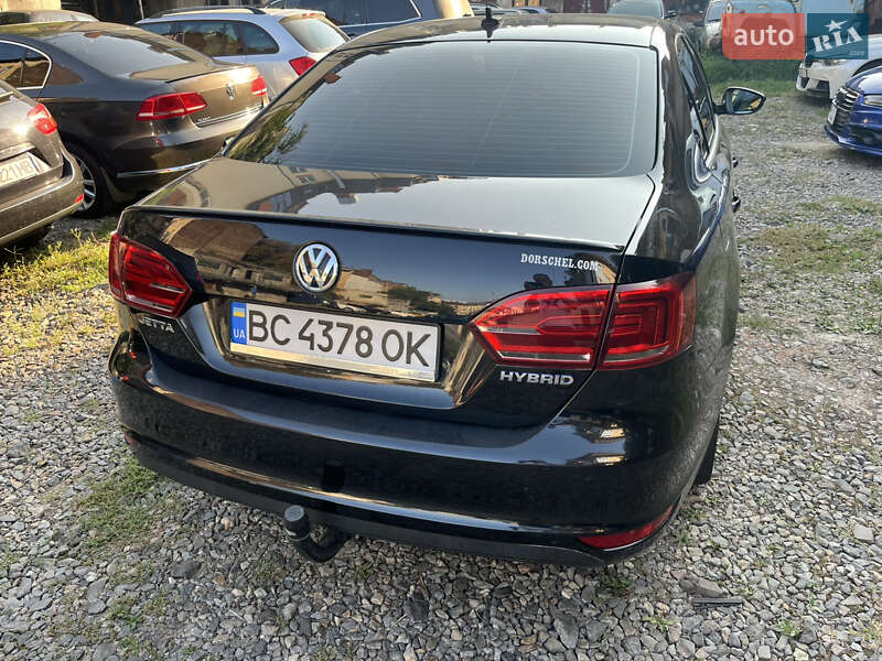 Седан Volkswagen Jetta 2013 в Львові