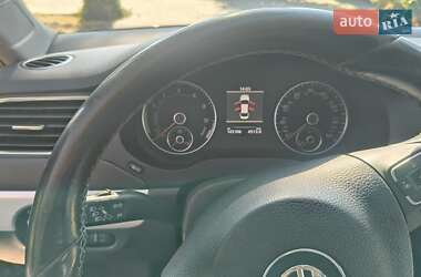 Седан Volkswagen Jetta 2013 в 