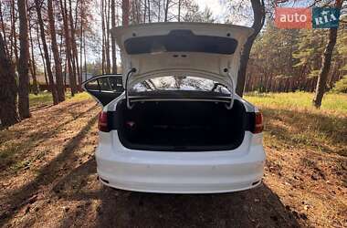 Седан Volkswagen Jetta 2016 в 