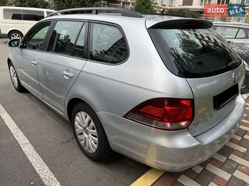 Універсал Volkswagen Jetta 2014 в Києві