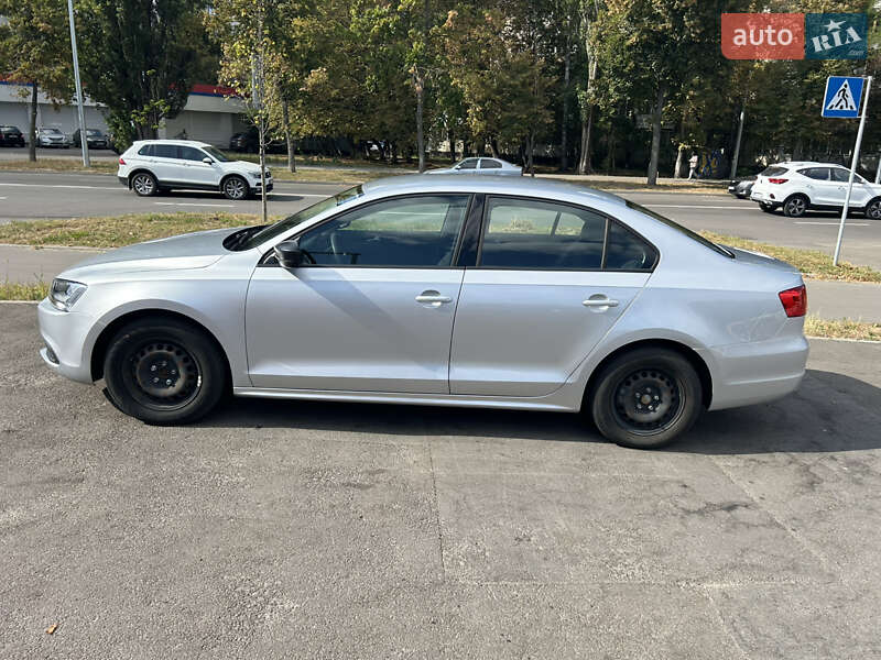 Седан Volkswagen Jetta 2013 в Киеве