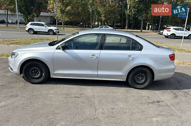 Седан Volkswagen Jetta 2013 в 