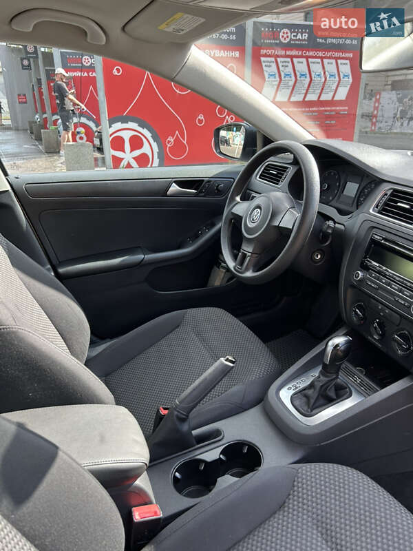 Седан Volkswagen Jetta 2013 в Киеве