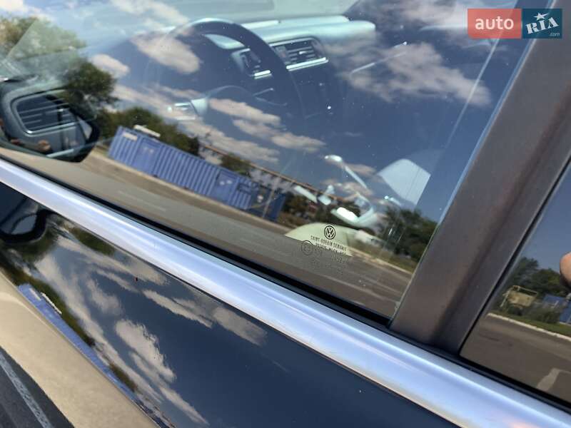 Седан Volkswagen Jetta 2014 в Дніпрі
