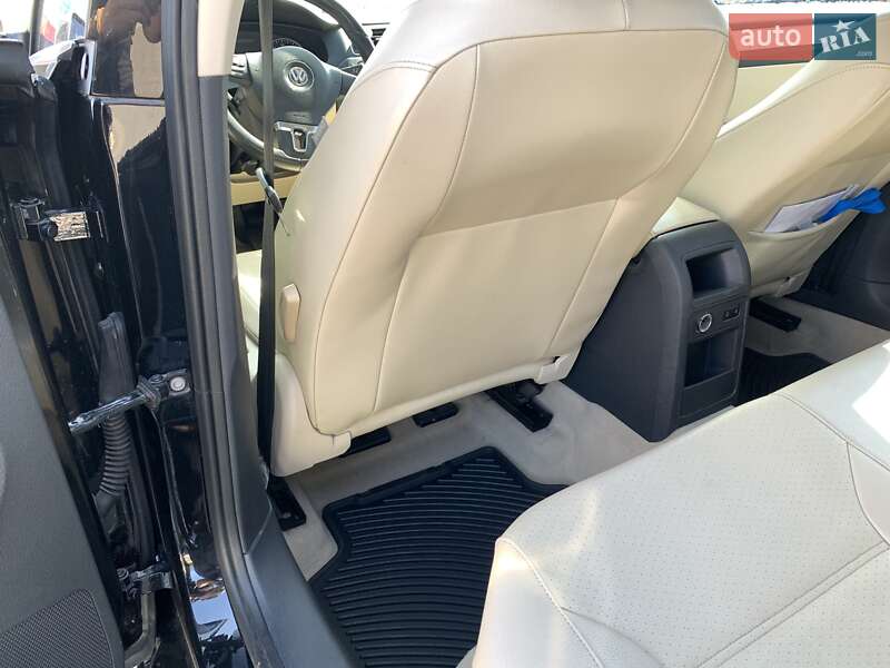 Седан Volkswagen Jetta 2014 в Дніпрі