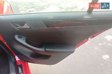 Седан Volkswagen Jetta 2015 в 
