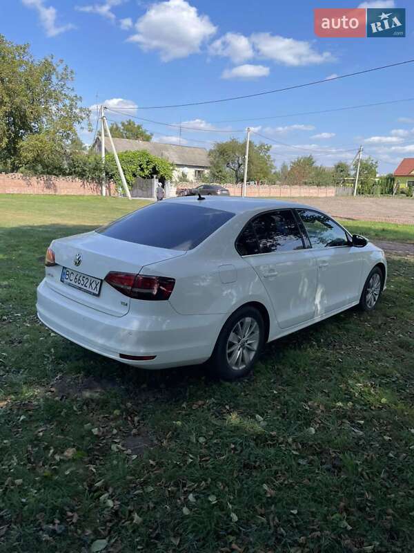 Седан Volkswagen Jetta 2016 в Рава-Русской