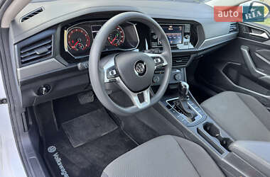Седан Volkswagen Jetta 2021 в 