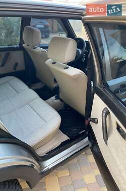 Седан Volkswagen Jetta 1990 в 