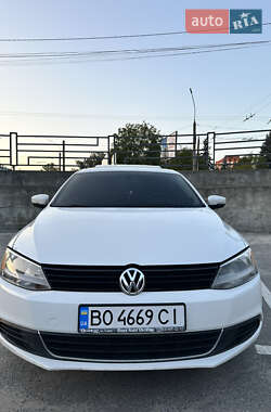 Седан Volkswagen Jetta 2013 в Тернополе