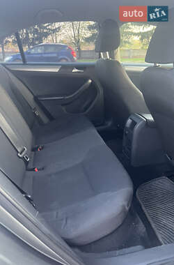 Седан Volkswagen Jetta 2014 в 