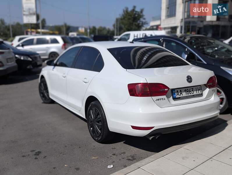 Седан Volkswagen Jetta 2014 в Киеве