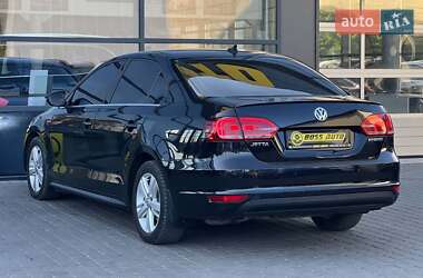 Седан Volkswagen Jetta 2012 в 