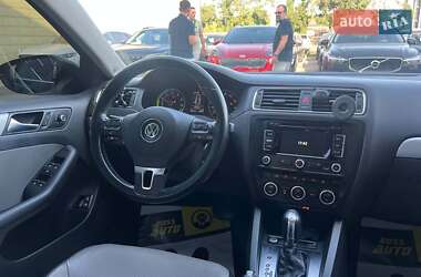 Седан Volkswagen Jetta 2012 в 