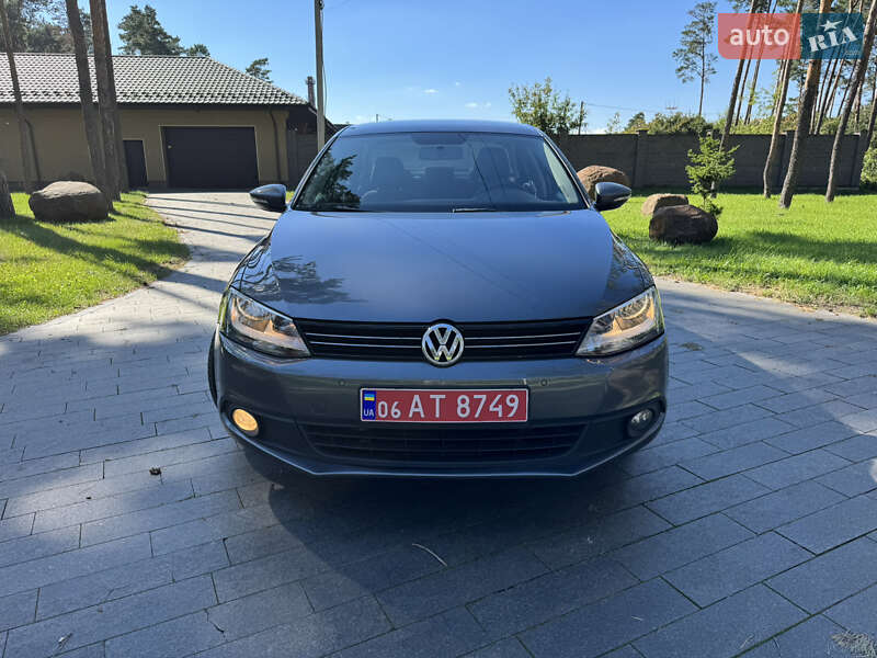 Седан Volkswagen Jetta 2011 в Житомире