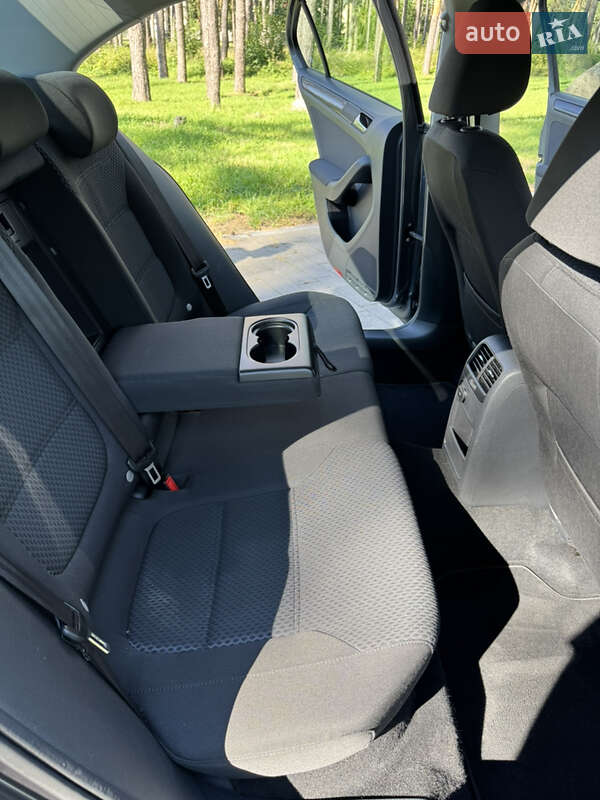 Седан Volkswagen Jetta 2011 в Житомире