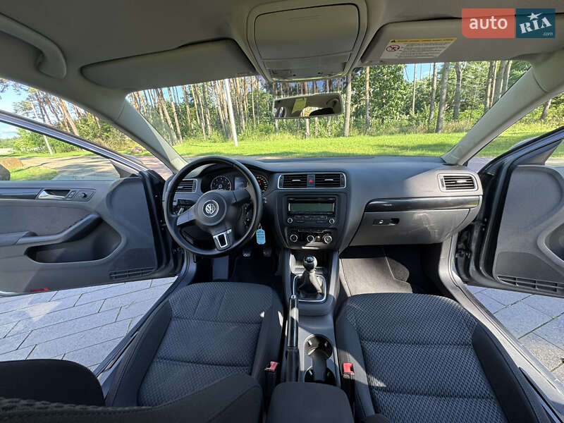Седан Volkswagen Jetta 2011 в Житомире