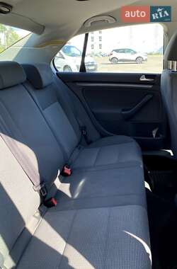 Седан Volkswagen Jetta 2006 в 