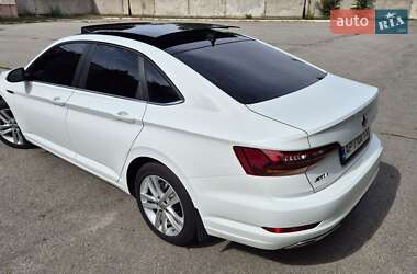 Седан Volkswagen Jetta 2019 в 