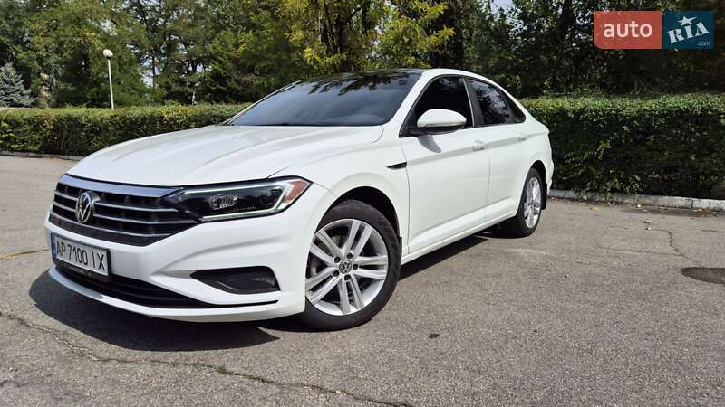 Седан Volkswagen Jetta 2019 в 