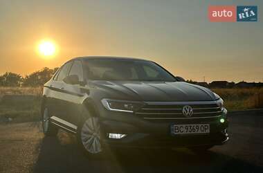 Седан Volkswagen Jetta 2019 в 