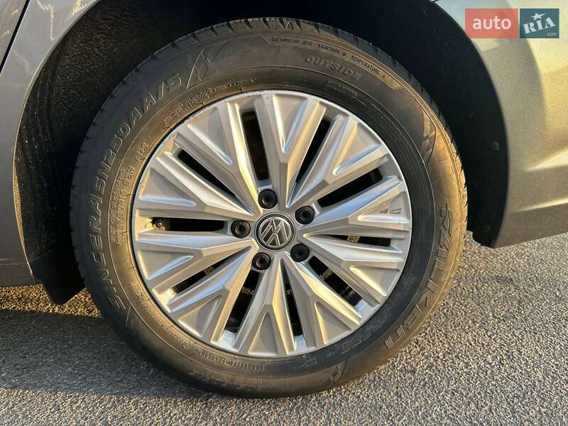 Седан Volkswagen Jetta 2019 в Виннице