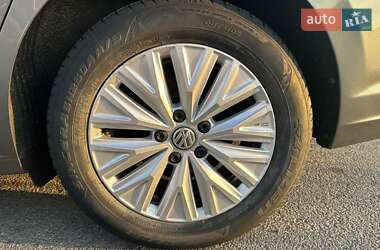 Седан Volkswagen Jetta 2019 в 