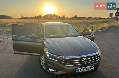 Седан Volkswagen Jetta 2019 в 