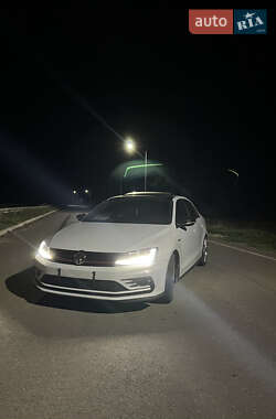 Седан Volkswagen Jetta 2017 в 