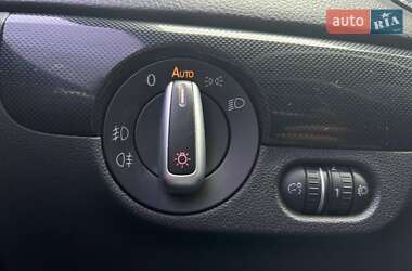 Седан Volkswagen Jetta 2012 в 