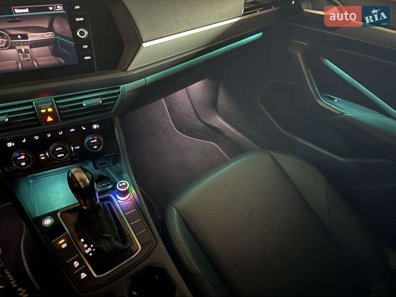 Седан Volkswagen Jetta 2019 в Одессе