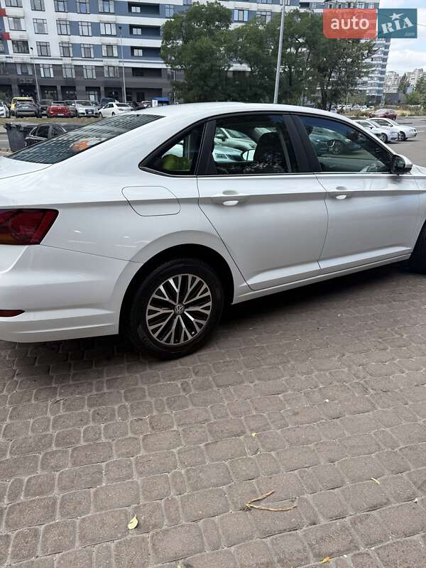 Седан Volkswagen Jetta 2019 в Киеве