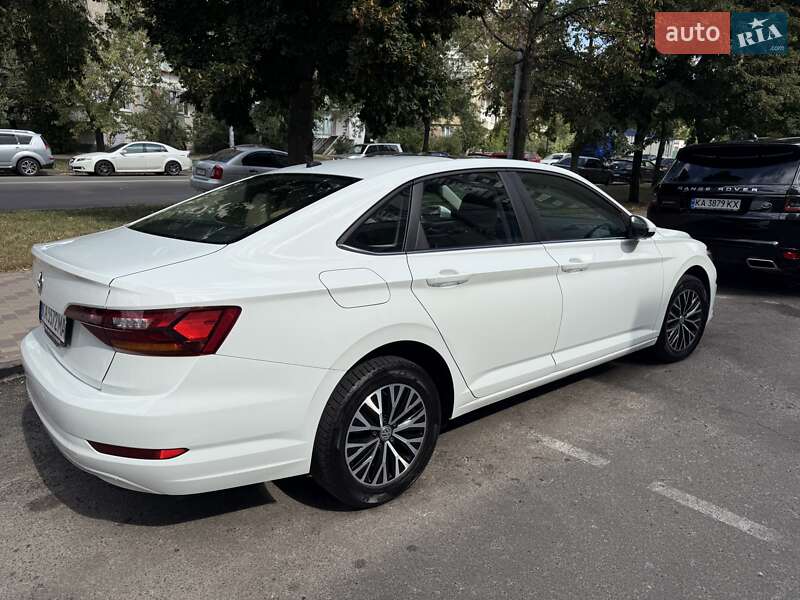 Седан Volkswagen Jetta 2019 в Киеве