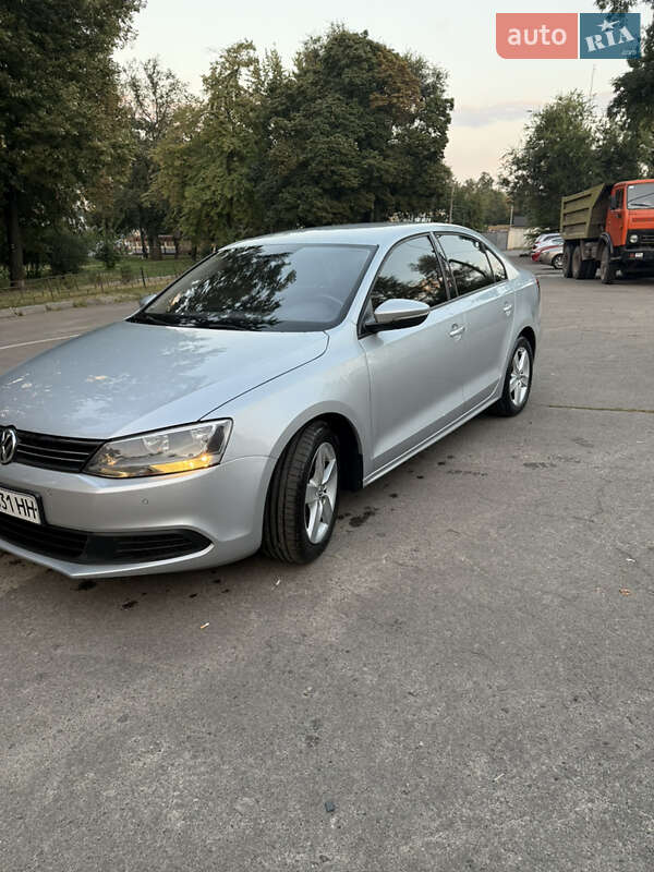 Седан Volkswagen Jetta 2011 в Києві