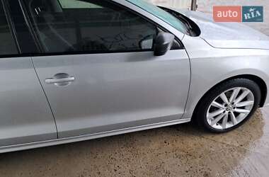 Седан Volkswagen Jetta 2015 в 