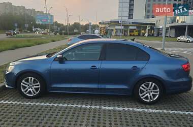Седан Volkswagen Jetta 2014 в Києві