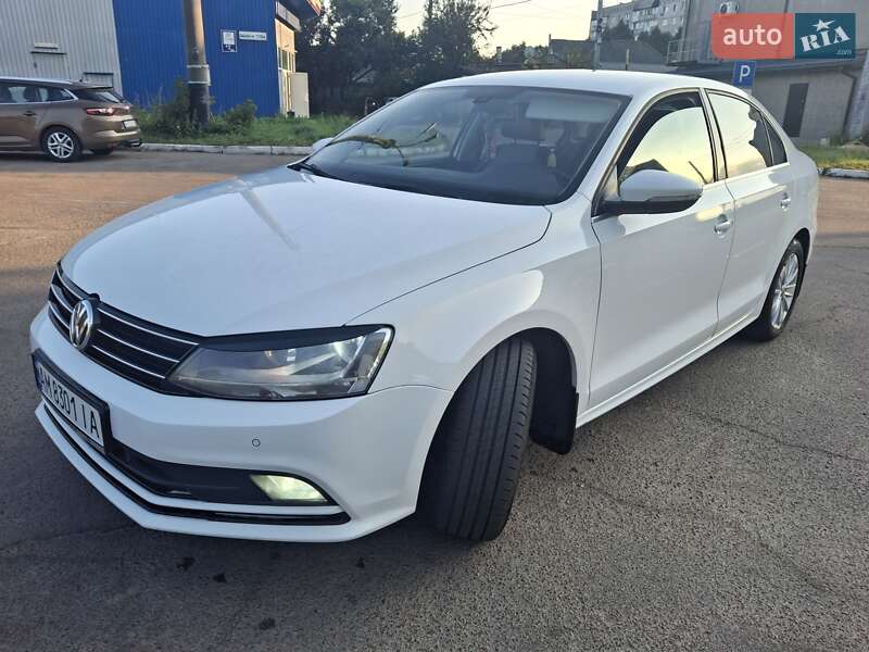 Седан Volkswagen Jetta 2016 в Житомире