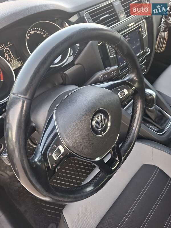 Седан Volkswagen Jetta 2016 в Житомире