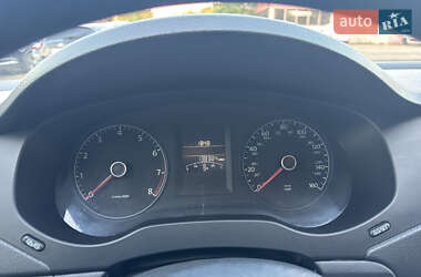 Седан Volkswagen Jetta 2012 в 