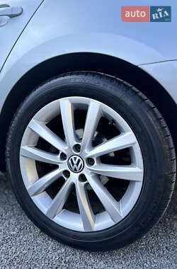Седан Volkswagen Jetta 2012 в 
