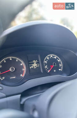 Седан Volkswagen Jetta 2012 в 