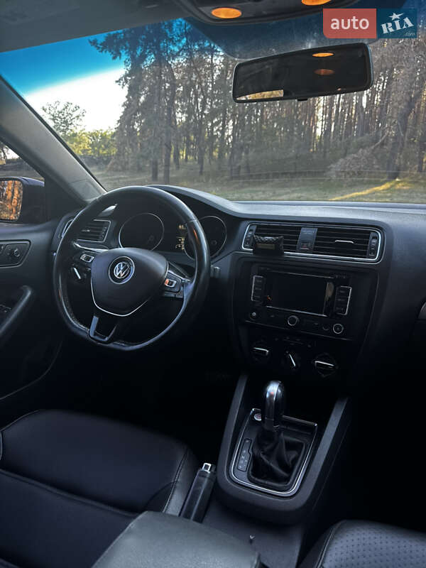 Седан Volkswagen Jetta 2014 в Зміїві