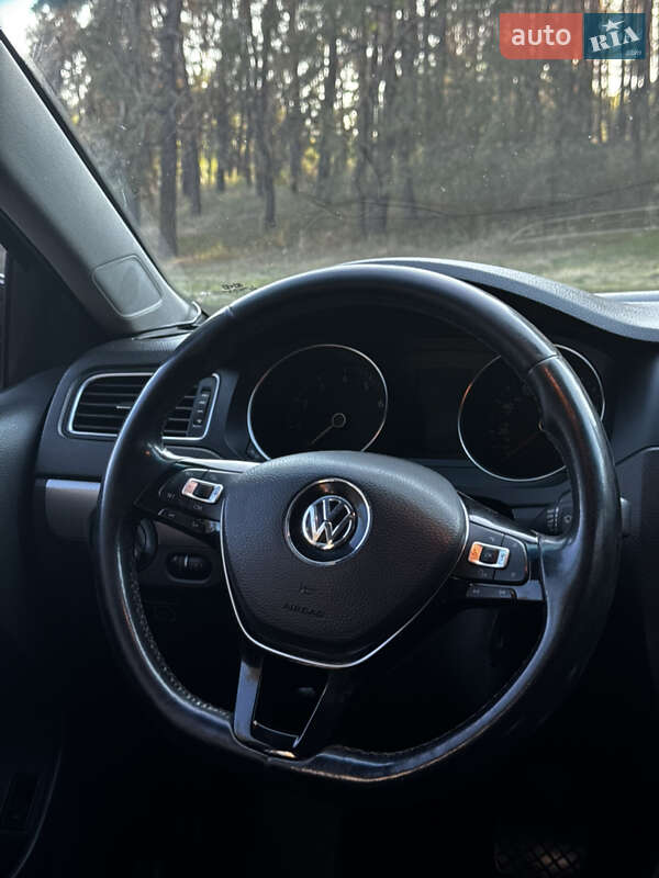 Седан Volkswagen Jetta 2014 в Зміїві