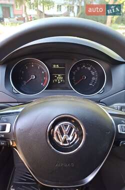 Седан Volkswagen Jetta 2016 в Черкасах