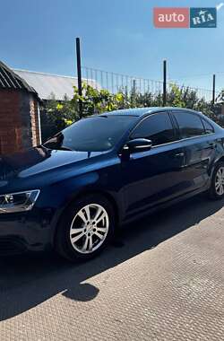 Седан Volkswagen Jetta 2012 в 