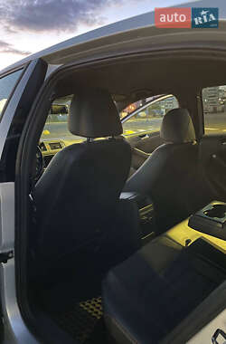 Седан Volkswagen Jetta 2011 в 