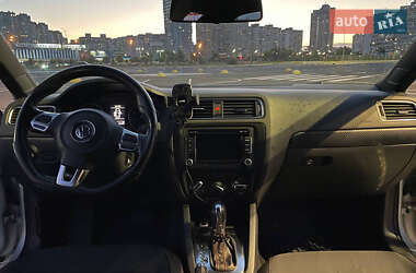 Седан Volkswagen Jetta 2011 в 