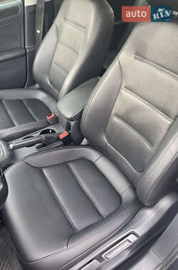 Седан Volkswagen Jetta 2016 в 